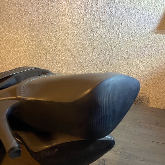 Metaphor gray ankle booties size 6 NWT - Picture 6 of 7